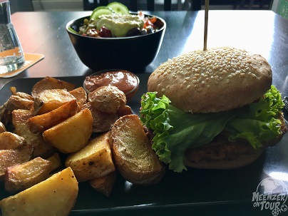  Sehr leckere vegane Burger im "Burgernah". 