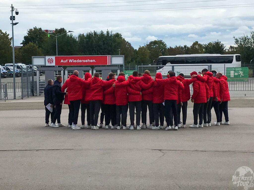 Auch die U19 war am Start, um das Team zu unterstützen